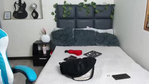 Snapshot of amnesiia_ chatting on September 25, 1:59 pm Amnesia online show from September 25, 1:59 pm