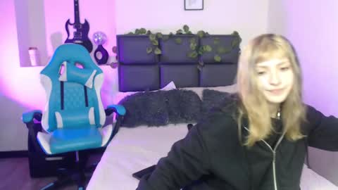 Snapshot of amnesiia_ chatting on September 30, 1:27 pm Amnesia online show from September 30, 1:27 pm