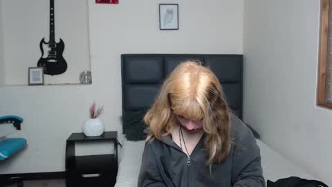 Snapshot of amnesiia_ chatting on October 30, 2:29 pm Amnesia online show from October 30, 2:29 pm