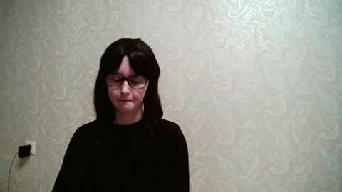 Amomira honeyx online show from November 29, 9:45 am