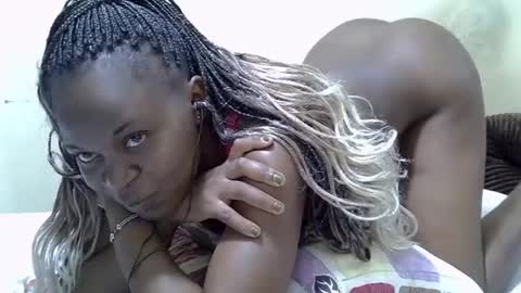 Snapshot of amor_anny chatting on June 17, 8:21 pm anny online show from June 17, 8:21 pm