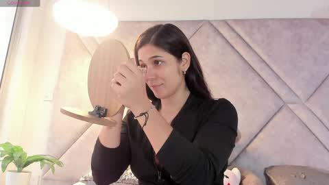 amora online show from April 21, 1:28 pm