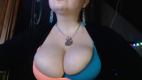 Snapshot of amorelara chatting on January 1, 7:53 pm amorelara online show from January 1, 7:53 pm