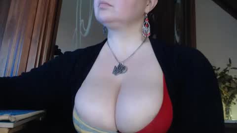 Snapshot of amorelara chatting on February 2, 10:02 am amorelara online show from February 2, 10:02 am