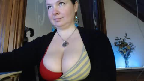 Snapshot of amorelara chatting on March 4, 7:08 am amorelara online show from March 4, 7:08 am