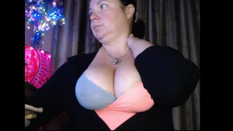 Snapshot of amorelara chatting on September 20, 8:26 am amorelara online show from September 20, 8:26 am