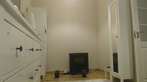 Snapshot of amoremeoww chatting on December 27, 4:21 pm miss unforgettable online show from December 27, 4:21 pm