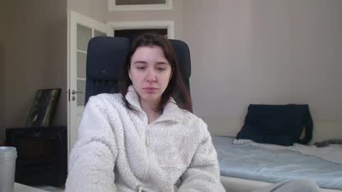 Snapshot of amoremeoww chatting on May 10, 11:37 am miss unforgettable online show from May 10, 11:37 am