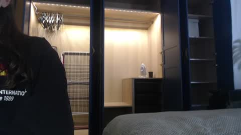 Snapshot of amoremeoww chatting on June 27, 2:01 pm miss unforgettable online show from June 27, 2:01 pm