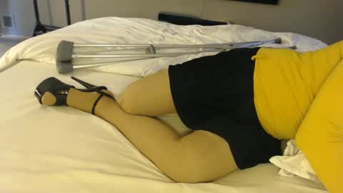 Snapshot of amputee_trans chatting on February 17, 12:23 pm amputee_trans online show from February 17, 12:23 pm