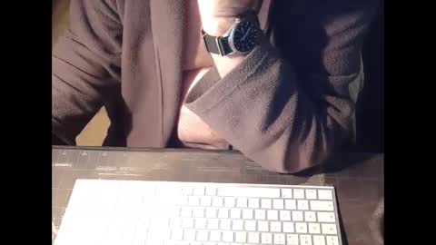 Snapshot of amslave4f chatting on December 7, 11:23 pm amslave4f online show from December 7, 11:23 pm