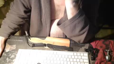 Snapshot of amslave4f chatting on February 25, 8:14 am amslave4f online show from February 25, 8:14 am