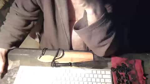 Snapshot of amslave4f chatting on March 10, 8:26 am amslave4f online show from March 10, 8:26 am