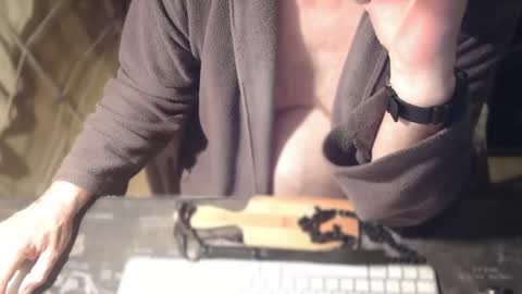 Snapshot of amslave4f chatting on October 3, 7:49 am amslave4f online show from October 3, 7:49 am