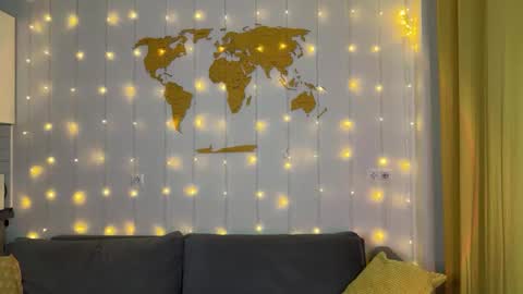 Snapshot of amurakim chatting on December 8, 5:11 pm Amura Kim online show from December 8, 5:11 pm