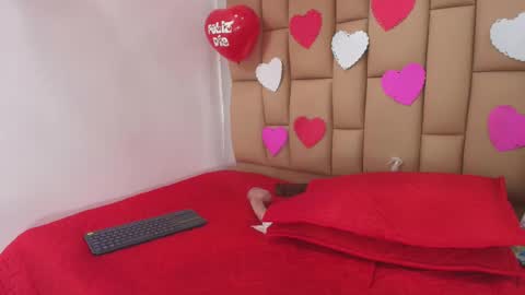 Snapshot of amy__wats0n chatting on February 13, 10:22 pm amy__wats0n online show from February 13, 10:22 pm