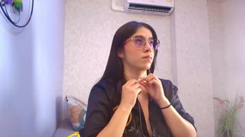 amy__wats0n online show from December 18, 7:09 pm