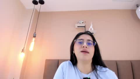 Snapshot of amy__wats0n chatting on June 6, 7:18 pm amy__wats0n online show from June 6, 7:18 pm