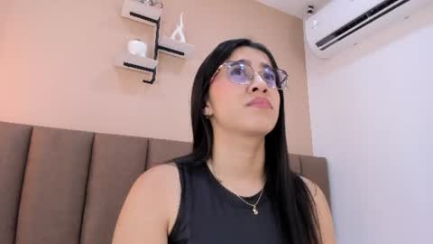 Snapshot of amy__wats0n chatting on June 13, 7:01 pm amy__wats0n online show from June 13, 7:01 pm