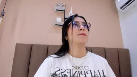 Snapshot of amy__wats0n chatting on June 16, 7:05 pm amy__wats0n online show from June 16, 7:05 pm