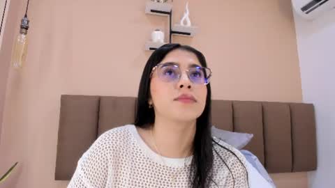 Snapshot of amy__wats0n chatting on June 18, 7:07 pm amy__wats0n online show from June 18, 7:07 pm