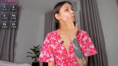 Snapshot of amy_alle chatting on November 26, 11:06 pm Amy online show from November 26, 11:06 pm