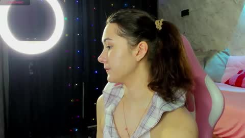 Amy follow me  online show from March 4, 1:11 am