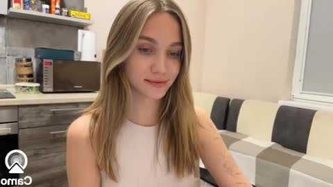 Snapshot of amy_chill chatting on December 12, 5:37 pm Amy Chill online show from December 12, 5:37 pm