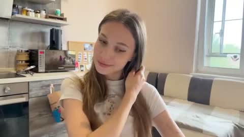 Snapshot of amy_chill chatting on June 24, 10:25 am Amy Chill online show from June 24, 10:25 am
