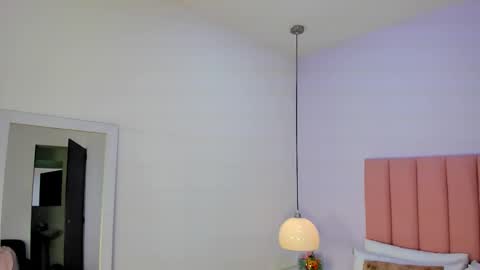 Snapshot of amy_ferreira chatting on November 9, 3:05 am Aleja online show from November 9, 3:05 am