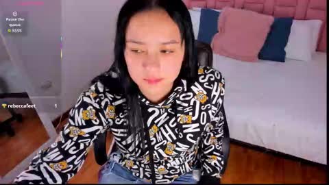 Snapshot of amy_ferreira chatting on December 15, 1:32 am Aleja online show from December 15, 1:32 am