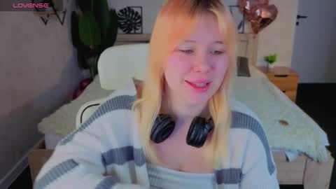 Amy online show from March 18, 12:36 am