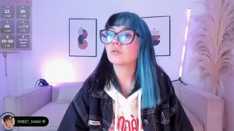 Snapshot of amy_lit chatting on November 29, 7:50 pm Hello I am Allison Welcome to my room and let is have a good time together whith me online show from November 29, 7:50 pm