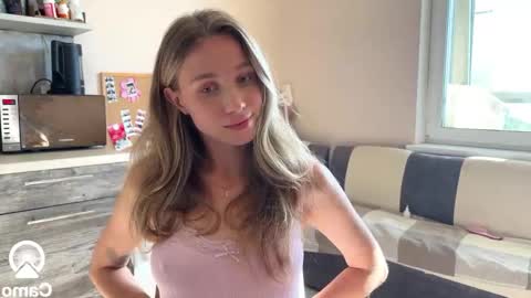 Snapshot of amy_meoww chatting on September 25, 10:19 am amy_meoww online show from September 25, 10:19 am