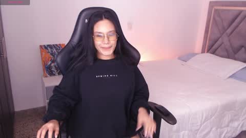 Mia Cristancho online show from June 7, 3:49 pm