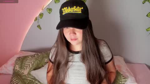 Snapshot of amy_vans_ chatting on March 12, 9:24 pm Amy nickname Kirby online show from March 12, 9:24 pm