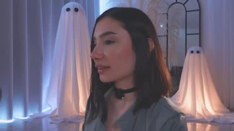 Snapshot of amyarmstrong chatting on October 25, 7:30 pm Amy Armstrong online show from October 25, 7:30 pm