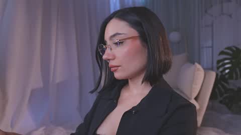 Amy Armstrong online show from June 14, 9:39 pm