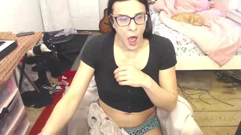 Snapshot of amyattack chatting on February 2, 11:51 am Trashely Gimpson online show from February 2, 11:51 am