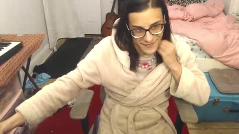 Snapshot of amyattack chatting on February 10, 10:20 am Trashely Gimpson online show from February 10, 10:20 am