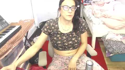 Snapshot of amyattack chatting on February 21, 11:44 am Trashely Gimpson online show from February 21, 11:44 am