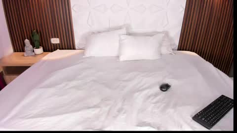 Snapshot of amycolman_ chatting on May 21, 12:01 pm amy online show from May 21, 12:01 pm