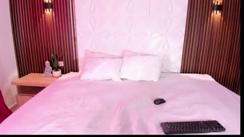 Snapshot of amycolman_ chatting on May 23, 11:58 am amy online show from May 23, 11:58 am