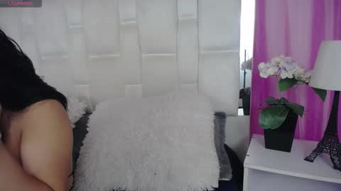 Snapshot of amycortes chatting on October 12, 4:28 pm Amy Cortes online show from October 12, 4:28 pm