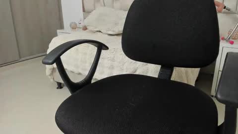 Snapshot of amycortes chatting on October 25, 7:41 pm Amy Cortes online show from October 25, 7:41 pm