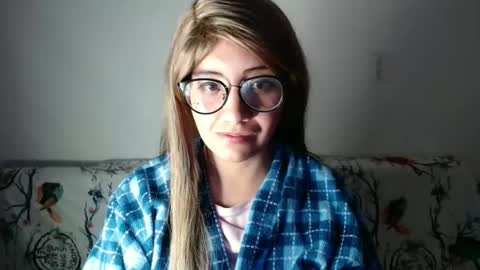 Snapshot of amycosplay99 chatting on December 24, 7:17 am amycosplay99 online show from December 24, 7:17 am