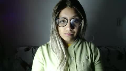 Snapshot of amycosplay99 chatting on January 1, 11:05 am amycosplay99 online show from January 1, 11:05 am