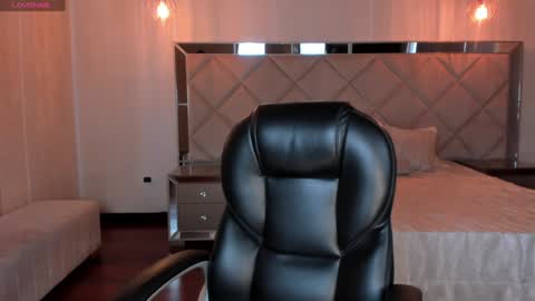 Snapshot of amydavis_ chatting on December 15, 5:31 pm Amy online show from December 15, 5:31 pm