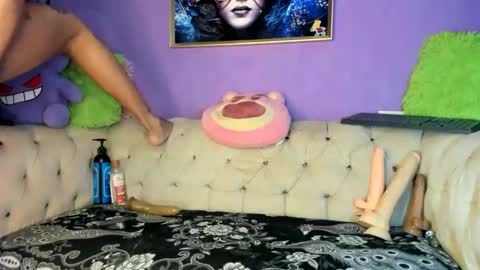 Amy Kamila online show from October 23, 2:00 am