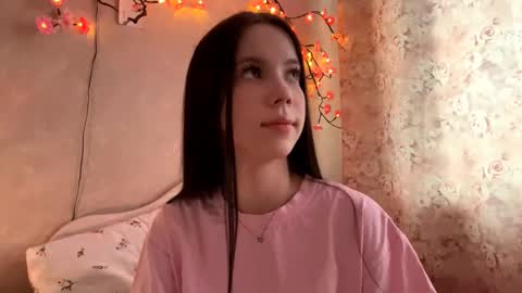 Snapshot of amygrav chatting on November 27, 8:49 am Milou online show from November 27, 8:49 am